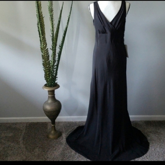 J. Crew Sophia Black V-neck Size 12L Wedding Gown NWT - Picture 3 of 7